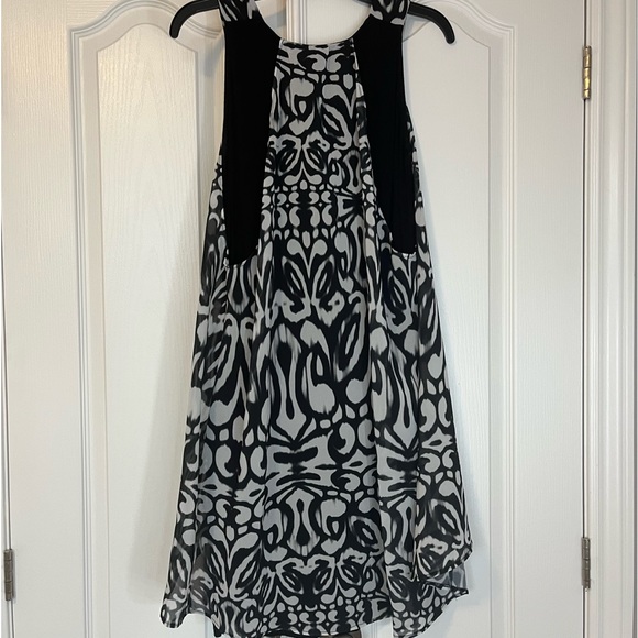 Black & White Dress - Picture 7 of 7